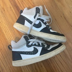 Nike court sneakers 4.5Y or 6 womens